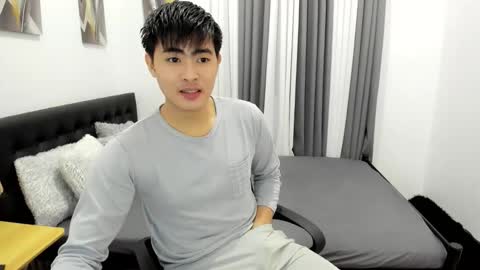 Snapshot of samuelangelo chatting on 09/27/25, 12:43 Sam online show from 09/27/25, 12:43