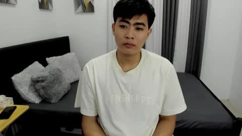 Snapshot of samuelangelo chatting on 11/12/25, 02:28 Sam online show from 11/12/25, 02:28