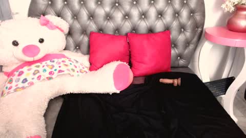 Snapshot of samy__milf chatting on 01/18/25, 01:52 Sammy online show from 01/18/25, 01:52