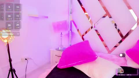 Snapshot of samy__milf chatting on 09/19/25, 09:37 Sammy online show from 09/19/25, 09:37