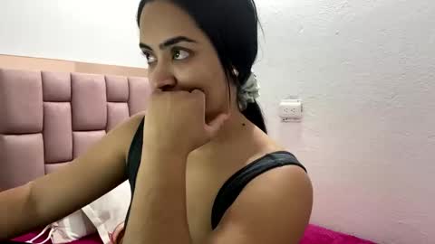 Snapshot of samyrosss6 chatting on 10/20/25, 11:49 Samy online show from 10/20/25, 11:49