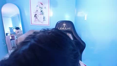 Snapshot of samythomas_t chatting on 12/23/25, 02:42 samythomas_t online show from 12/23/25, 02:42