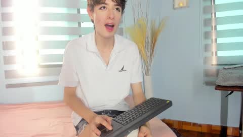    online show from 02/11/25, 02:24