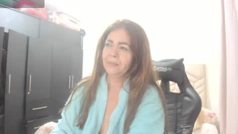 Snapshot of sanddi_milff chatting on 07/18/26, 03:22 Sanddi online show from 07/18/26, 03:22