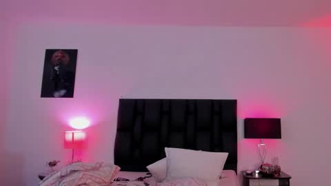 Snapshot of sander_mila chatting on 02/20/25, 03:12 MilaSander online show from 02/20/25, 03:12