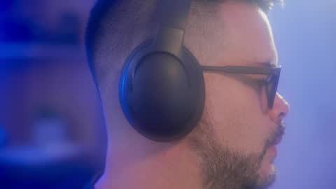 Sanders online show from 04/11/26, 03:11