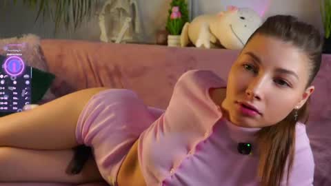 Emma  online show from 04/09/26, 06:19