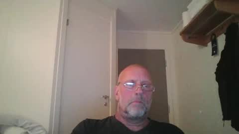 sandnesrune523 online show from 10/23/25, 05:23