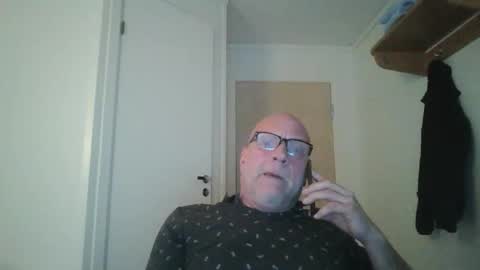 Snapshot of sandnesrune523 chatting on 01/15/26, 01:59 sandnesrune523 online show from 01/15/26, 01:59