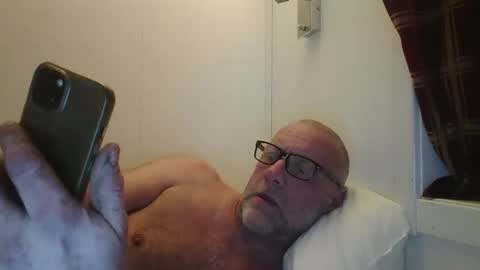 Snapshot of sandnesrune523 chatting on 02/14/26, 05:48 sandnesrune523 online show from 02/14/26, 05:48