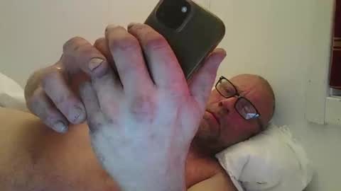 Snapshot of sandnesrune523 chatting on 02/16/26, 01:07 sandnesrune523 online show from 02/16/26, 01:07