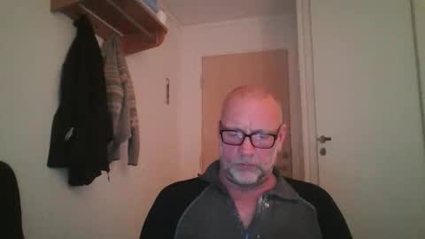 Snapshot of sandnesrune523 chatting on 02/19/26, 06:53 sandnesrune523 online show from 02/19/26, 06:53