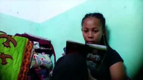 sandra1253099 online show from 12/16/25, 06:18