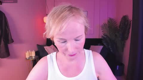 Snapshot of sandra_kind chatting on 01/26/25, 05:56 Sandra online show from 01/26/25, 05:56