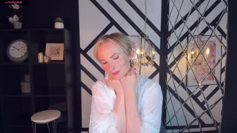 Snapshot of sandra_kind chatting on 02/06/25, 08:50 Sandra online show from 02/06/25, 08:50