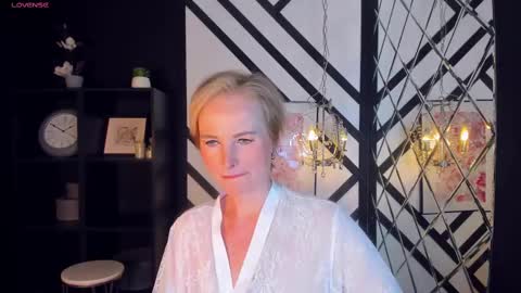 Snapshot of sandra_kind chatting on 02/09/25, 11:47 Sandra online show from 02/09/25, 11:47