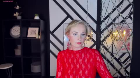 Snapshot of sandra_kind chatting on 02/10/25, 08:53 Sandra online show from 02/10/25, 08:53