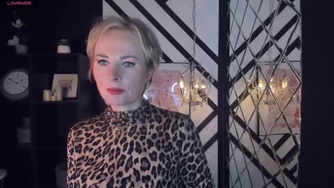 Snapshot of sandra_kind chatting on 02/12/25, 05:37 Sandra online show from 02/12/25, 05:37