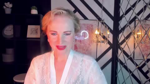 Snapshot of sandra_kind chatting on 02/24/25, 05:43 Sandra online show from 02/24/25, 05:43