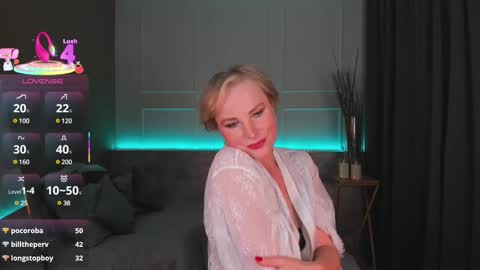 Snapshot of sandra_kind chatting on 02/25/25, 08:36 Sandra online show from 02/25/25, 08:36