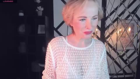 Snapshot of sandra_kind chatting on 03/09/25, 05:22 Sandra online show from 03/09/25, 05:22