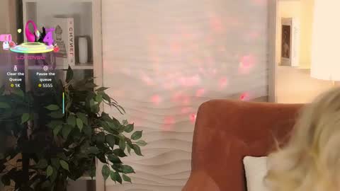 Snapshot of sandra_kind chatting on 09/18/25, 05:53 Sandra online show from 09/18/25, 05:53