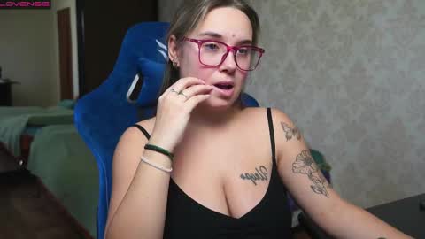 Snapshot of sandra_sww chatting on 02/24/25, 10:26 sandra sw and bigmen Give our more pleasurePVT IS OPEN online show from 02/24/25, 10:26