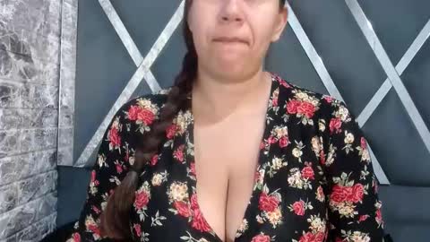 Snapshot of sandraclarkx69 chatting on 02/05/25, 12:06 sandraclarkx69 online show from 02/05/25, 12:06