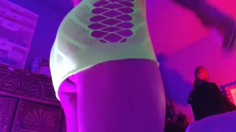 Sandra online show from 02/04/25, 10:21