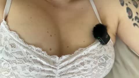 Snapshot of sandraschonherz chatting on 02/22/25, 09:34 Sandra Schonherz online show from 02/22/25, 09:34