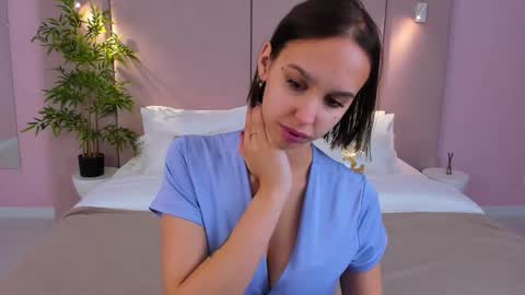 Snapshot of sandrazoe chatting on 11/13/25, 03:27 San online show from 11/13/25, 03:27