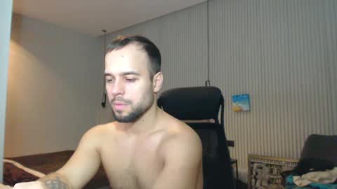 Snapshot of sandro_best chatting on 02/03/25, 12:47 DeAlex online show from 02/03/25, 12:47