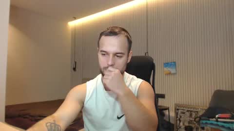 Snapshot of sandro_best chatting on 02/04/25, 02:32 DeAlex online show from 02/04/25, 02:32