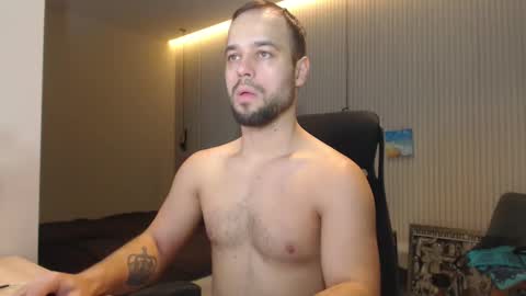 Snapshot of sandro_best chatting on 02/06/25, 09:43 DeAlex online show from 02/06/25, 09:43