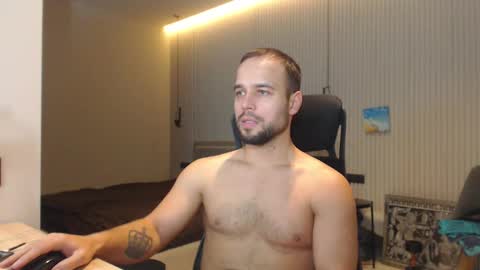 Snapshot of sandro_best chatting on 02/06/25, 04:36 DeAlex online show from 02/06/25, 04:36