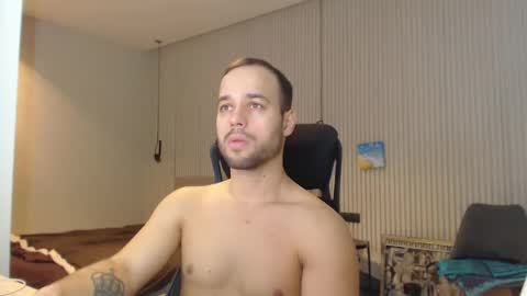 Snapshot of sandro_best chatting on 02/07/25, 11:01 DeAlex online show from 02/07/25, 11:01