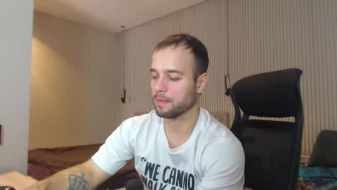 Snapshot of sandro_best chatting on 02/09/25, 10:53 DeAlex online show from 02/09/25, 10:53