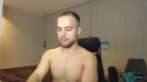 Snapshot of sandro_best chatting on 02/13/25, 12:54 DeAlex online show from 02/13/25, 12:54