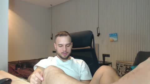 Snapshot of sandro_best chatting on 02/13/25, 03:56 DeAlex online show from 02/13/25, 03:56