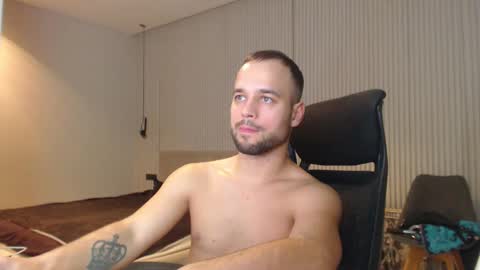 Snapshot of sandro_best chatting on 02/15/25, 04:01 DeAlex online show from 02/15/25, 04:01
