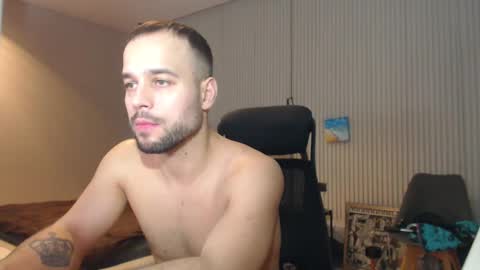 Snapshot of sandro_best chatting on 02/16/25, 01:49 DeAlex online show from 02/16/25, 01:49