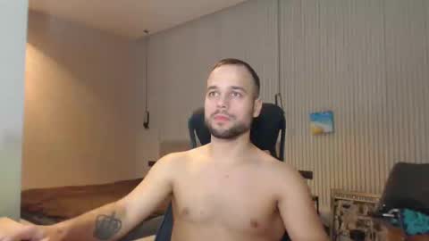 Snapshot of sandro_best chatting on 02/16/25, 05:15 DeAlex online show from 02/16/25, 05:15