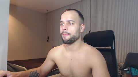 Snapshot of sandro_best chatting on 02/18/25, 09:21 DeAlex online show from 02/18/25, 09:21