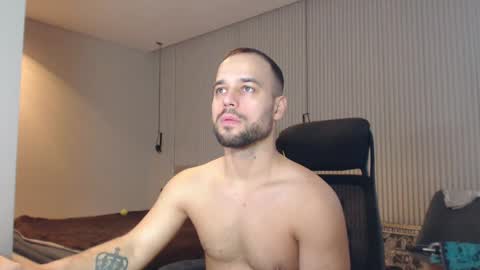 Snapshot of sandro_best chatting on 02/19/25, 09:39 DeAlex online show from 02/19/25, 09:39