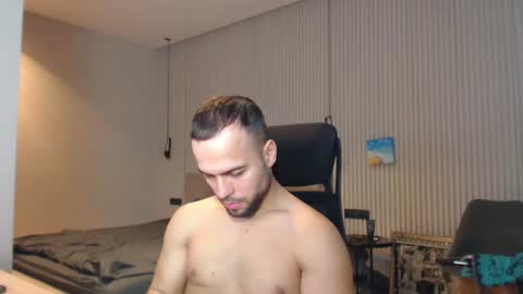 Snapshot of sandro_best chatting on 02/20/25, 12:57 DeAlex online show from 02/20/25, 12:57