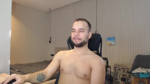 Snapshot of sandro_best chatting on 02/25/25, 09:20 DeAlex online show from 02/25/25, 09:20