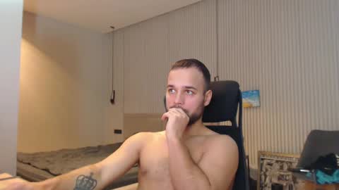 Snapshot of sandro_best chatting on 02/27/25, 12:34 DeAlex online show from 02/27/25, 12:34