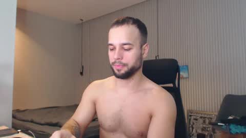 Snapshot of sandro_best chatting on 02/28/25, 09:36 DeAlex online show from 02/28/25, 09:36