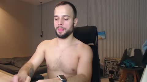 Snapshot of sandro_best chatting on 03/02/25, 11:29 DeAlex online show from 03/02/25, 11:29