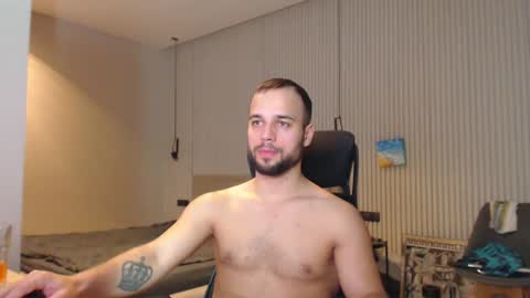 Snapshot of sandro_best chatting on 03/02/25, 07:34 DeAlex online show from 03/02/25, 07:34